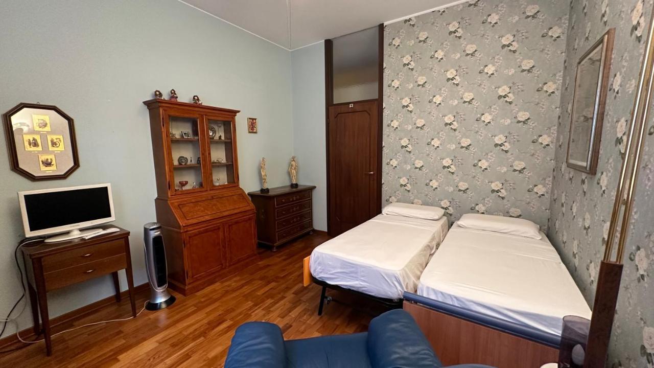 Dehomes - Two Bedrooms, Terrace, Wi-Fi, Tram To Centre & Rho Fiera Milan Exterior photo